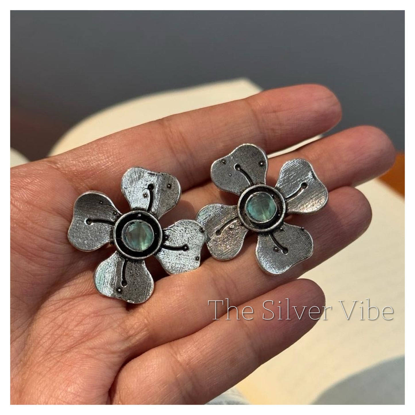 Blue stone studs TSV1166