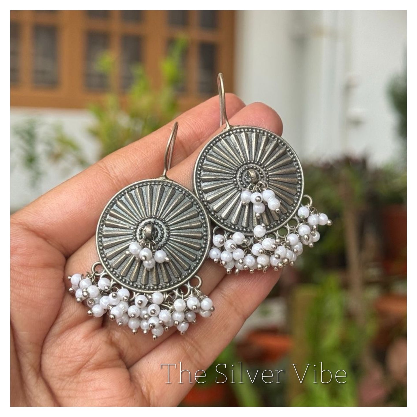 Black polished hook earrings TSV1142