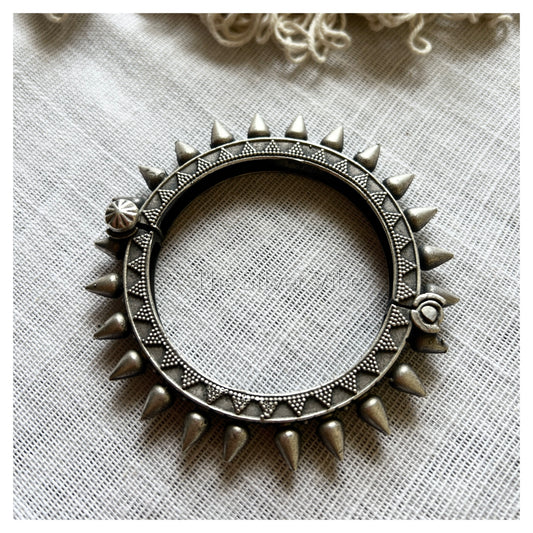 SPIKE KADA - screw type