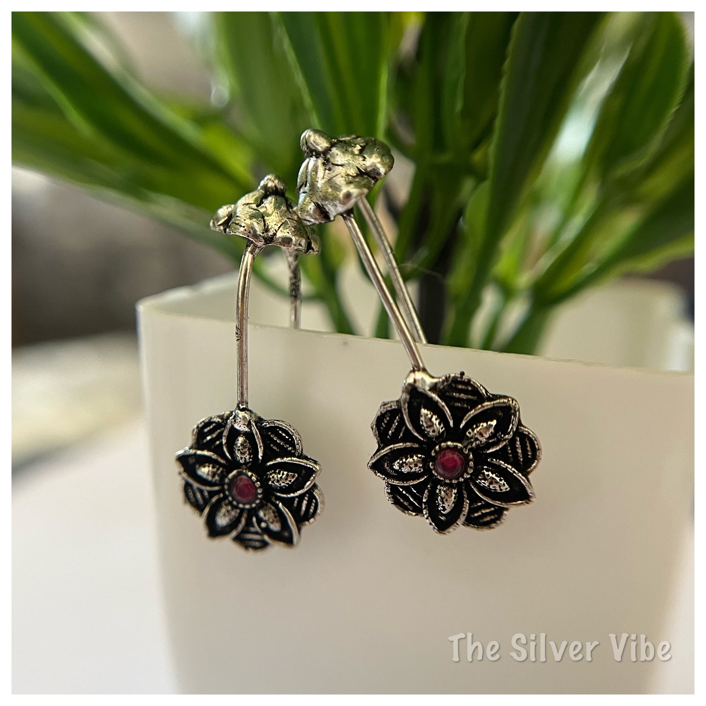 Maroon stone earcuffs pair TSV624x