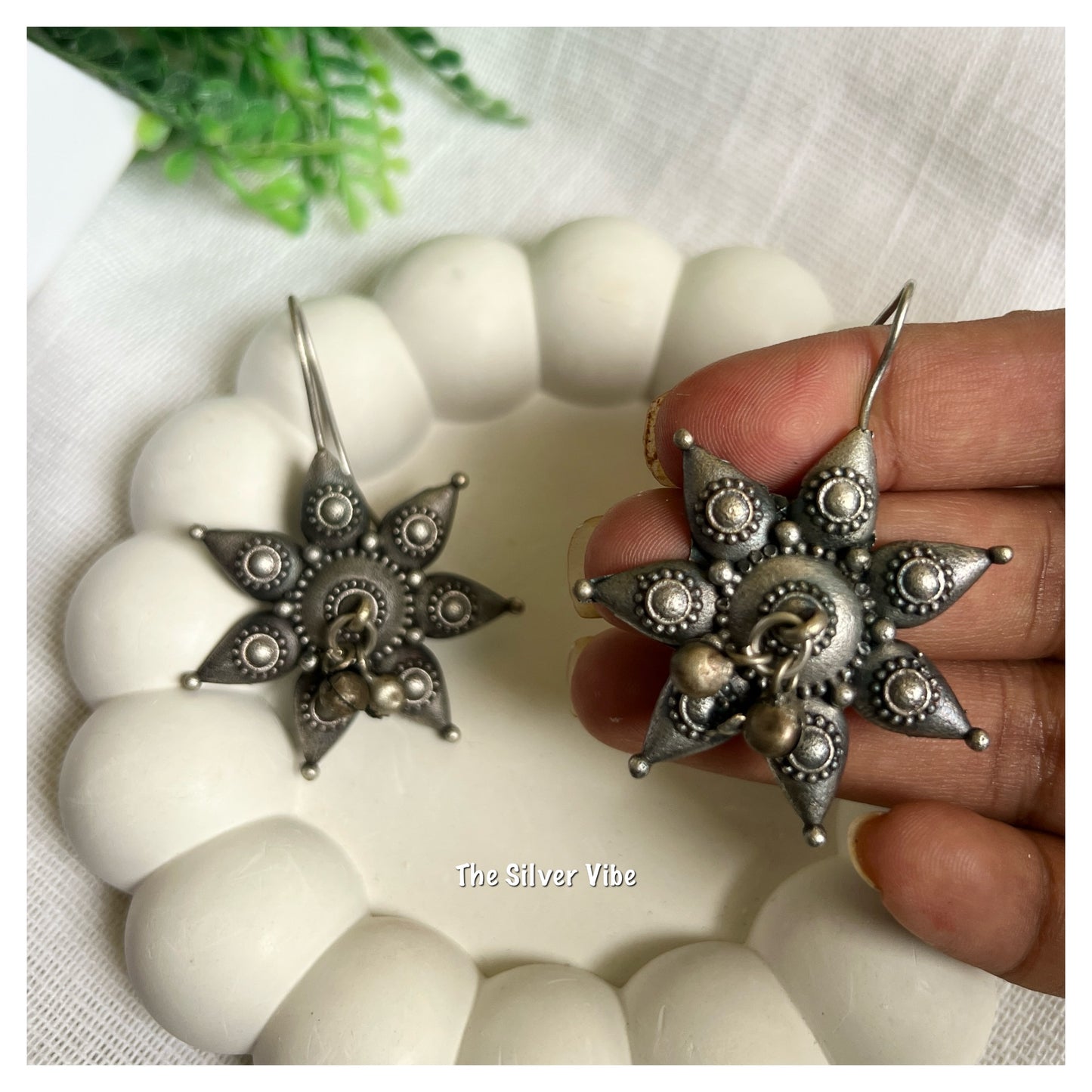 Black polished hook earrings TSV1175