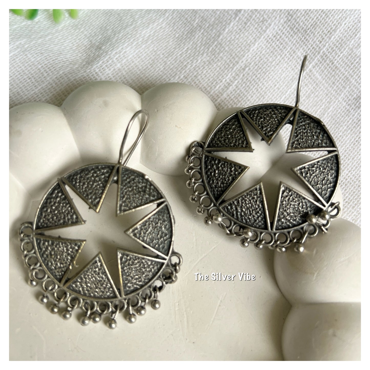 Black polished hook earrings TSV1186