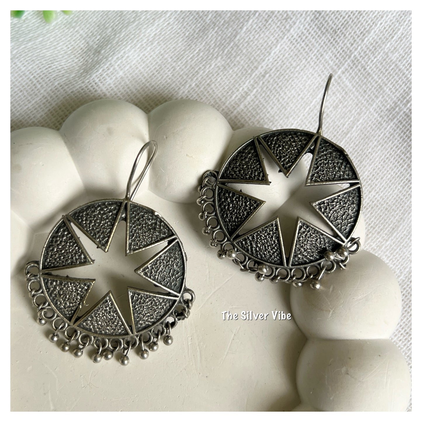 Black polished hook earrings TSV1186