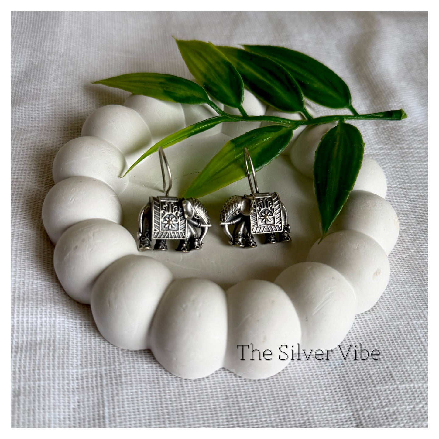 Elephant hook earrings
TSV1044