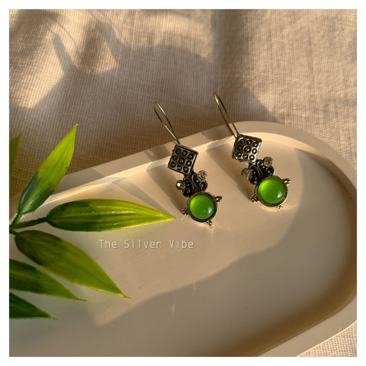 Green Stone Hook Earrings
TSV916