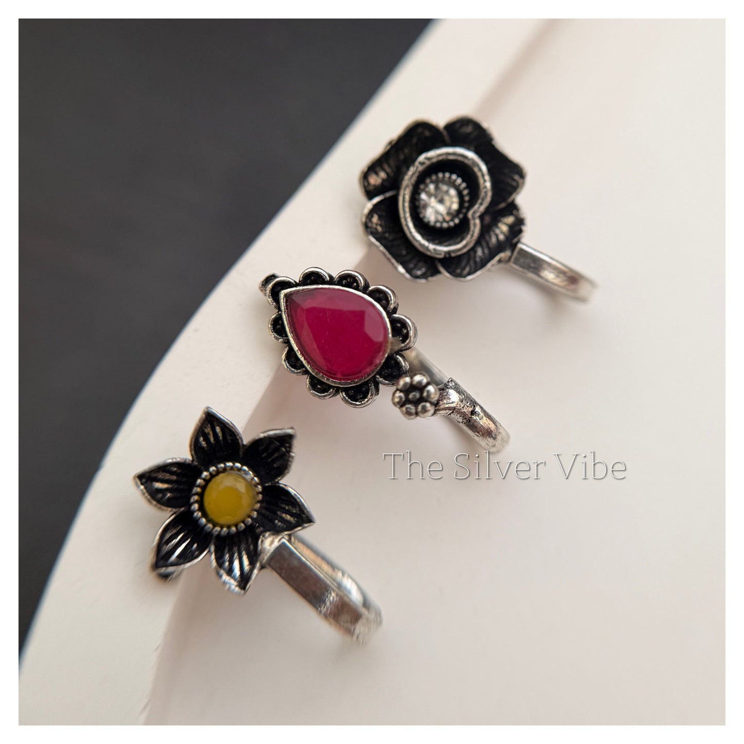 SAANVI – Press On Nosepins