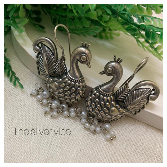 Black polished Swan Earrings
TSV1050