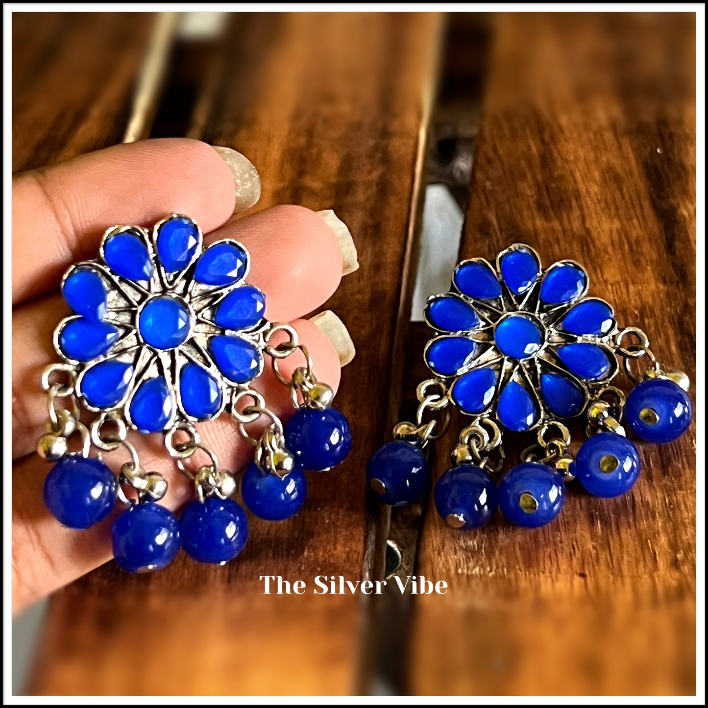 Royal blue stud TSV667