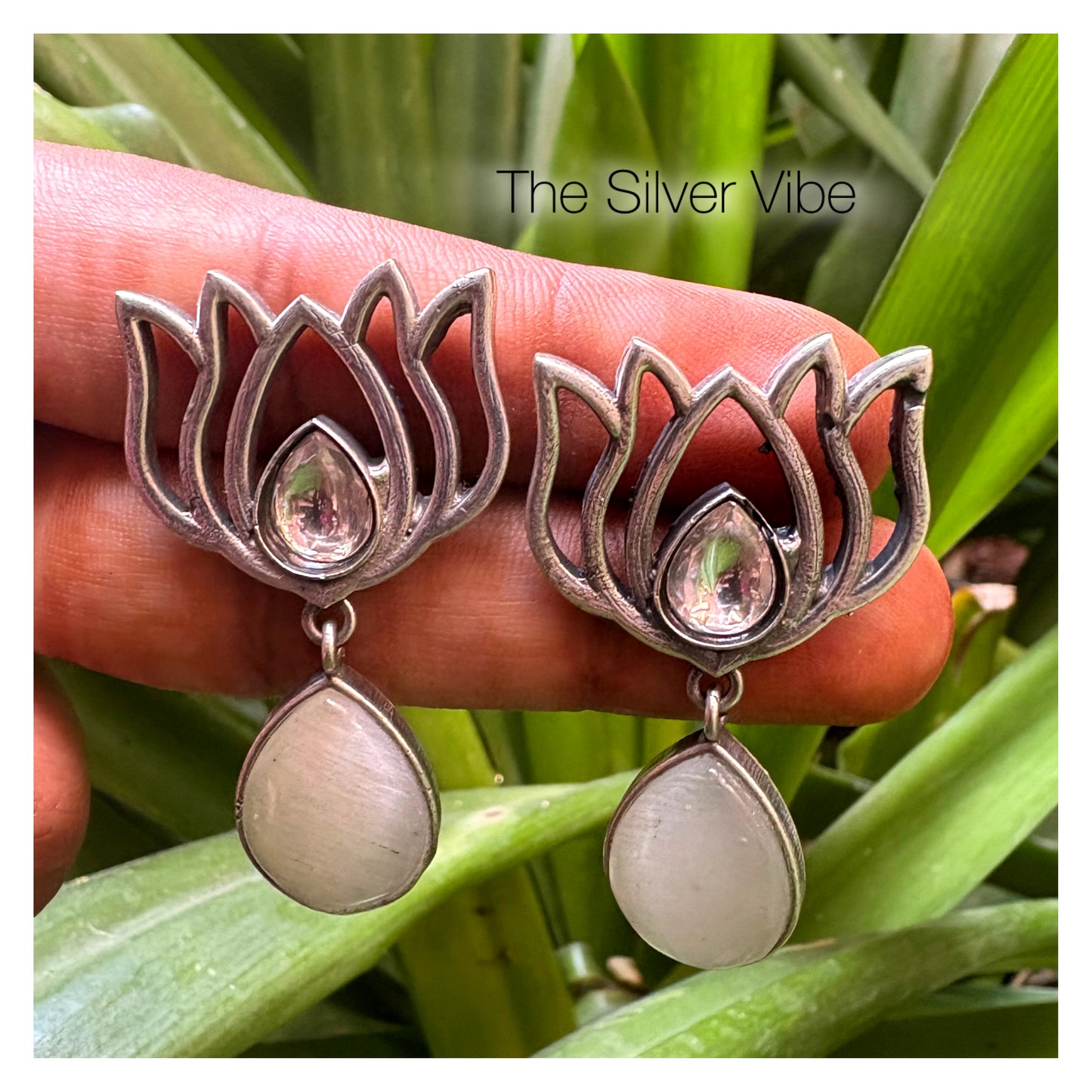 Lotus Drop Earrings – White Stone TSV1050